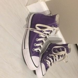 Hightop purple converse